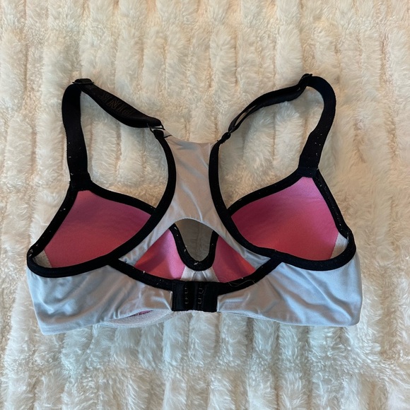 PINK Victoria's Secret White Padded Sports Bra - Picture 3 of 4